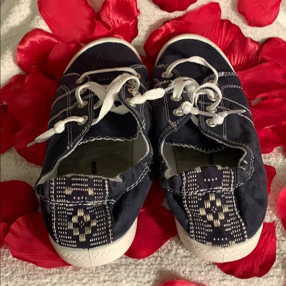 Time and Tru Size 6 New Memory Foam Navy Shoes - Picture 4 of 7